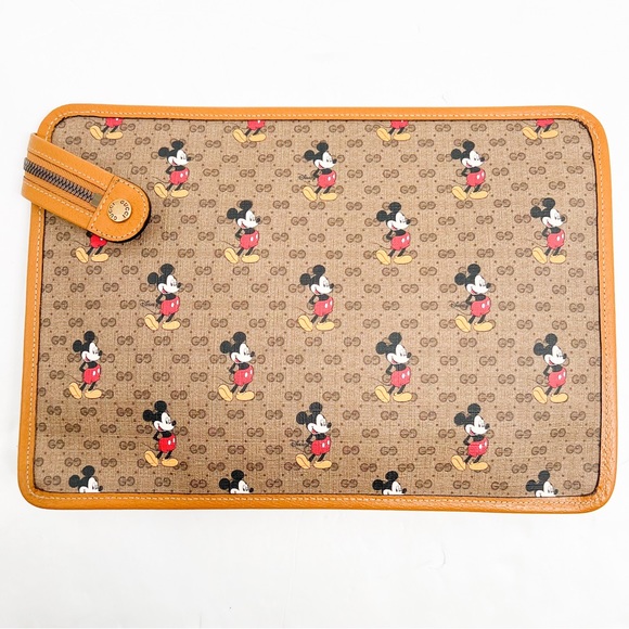 Gucci x Disney GG Supreme Mickey Mouse Pouch🔥🔥😳 - Picture 8 of 16